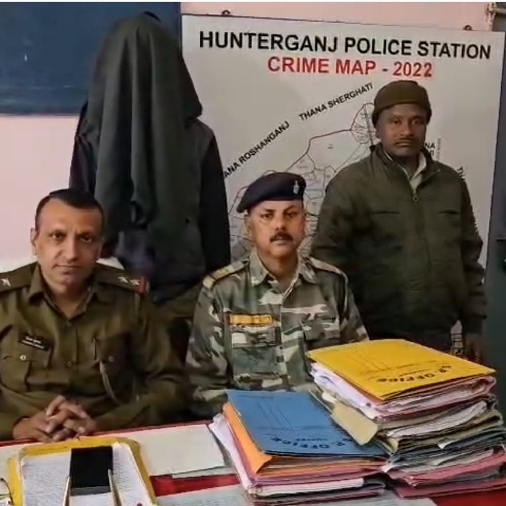 चतरा में चोरी की बाइक समेत चोर गिरफ्तार:  बिहार में शराब तस्करी में इस्तेमाल की थी योजना, गलत नंबर प्लेट लगा चला रहा था बाइक – Chatra News