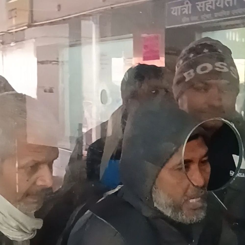 100 ट्रेनों में तत्काल टिकट बुकिंग OTP व्यवस्था लागू:समस्तीपुर रेलवे मंडल के 48 रिजर्वेशन काउंटर पर दी गई सुविधा; फर्जी बुकिंग, दलालों से मिलेगा छुटकारा