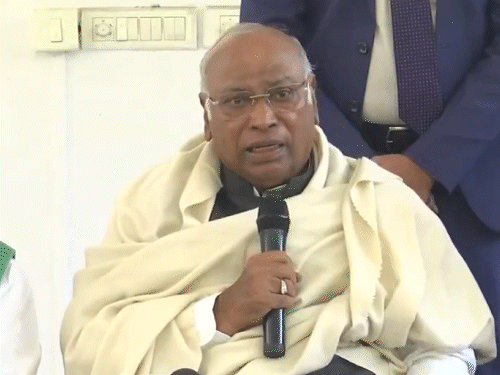 खड़गे बोले- नेशनल हेराल्ड केस सिर्फ बदले के लिए:गांधी परिवार को सताया जा रहा; कोर्ट का फैसला मोदी-शाह के मुंह पर थप्पड़