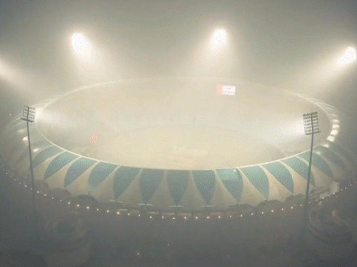 लखनऊ में भारत-अफ्रीका मैच पर कोहरा डालेगा खलल:इकाना स्टेडियम में धुंध-ओस से कम हो सकते हैं ओवर; पहले बॉलिंग करने वाली टीम फायदे में रहेगी