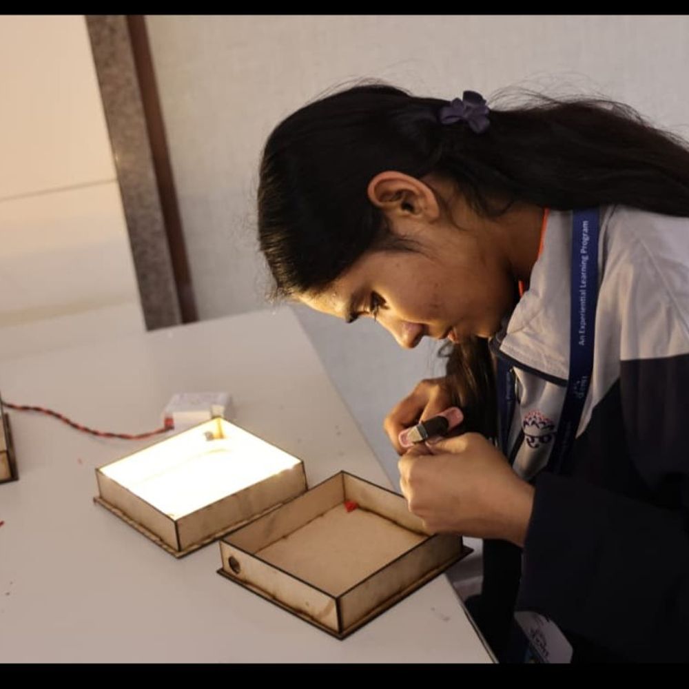 शालिनी सिंह को 'प्रेरणा' कार्यक्रम में गुजरात भ्रमण:देवरिया पीएम श्री कॉलेज की छात्रा को मिला सम्मान, शिक्षक बोले- विद्यार्थियों के लिए प्रेरणा स्त्रोत