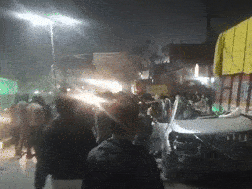 ऋषिकेश में तेज रफ्तार XUV ट्रक के नीचे घुसी:4 दोस्तों की मौत, हरिद्वार से आ रहे थे; शरीर के टुकड़े रोड पर बिखरे