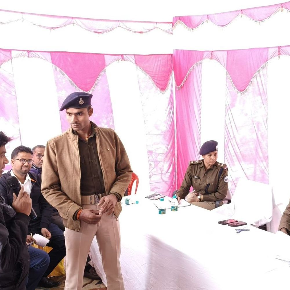 'घर में सीसीटीवी लगाए गए हैं, प्राइवेसी भंग हो रही':औरंगाबाद नगर थाना में लगाए जनता दरबार में आई समस्याएं, एसपी ने 30 से अधिक मामलों की सुनवाई की