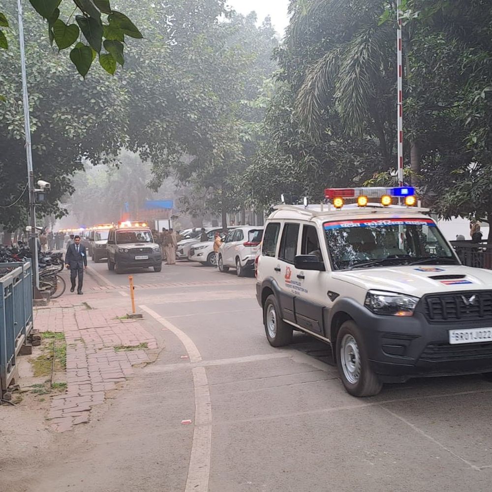 मुख्यमंत्री ने 34 मोबाइल फॉरेंसिक गाड़ी को दिखाई हरी झंडी:बिहार सरस मेला का लिया जायजा; अपराध के सबूत जुटाने में मिलेगी मदद