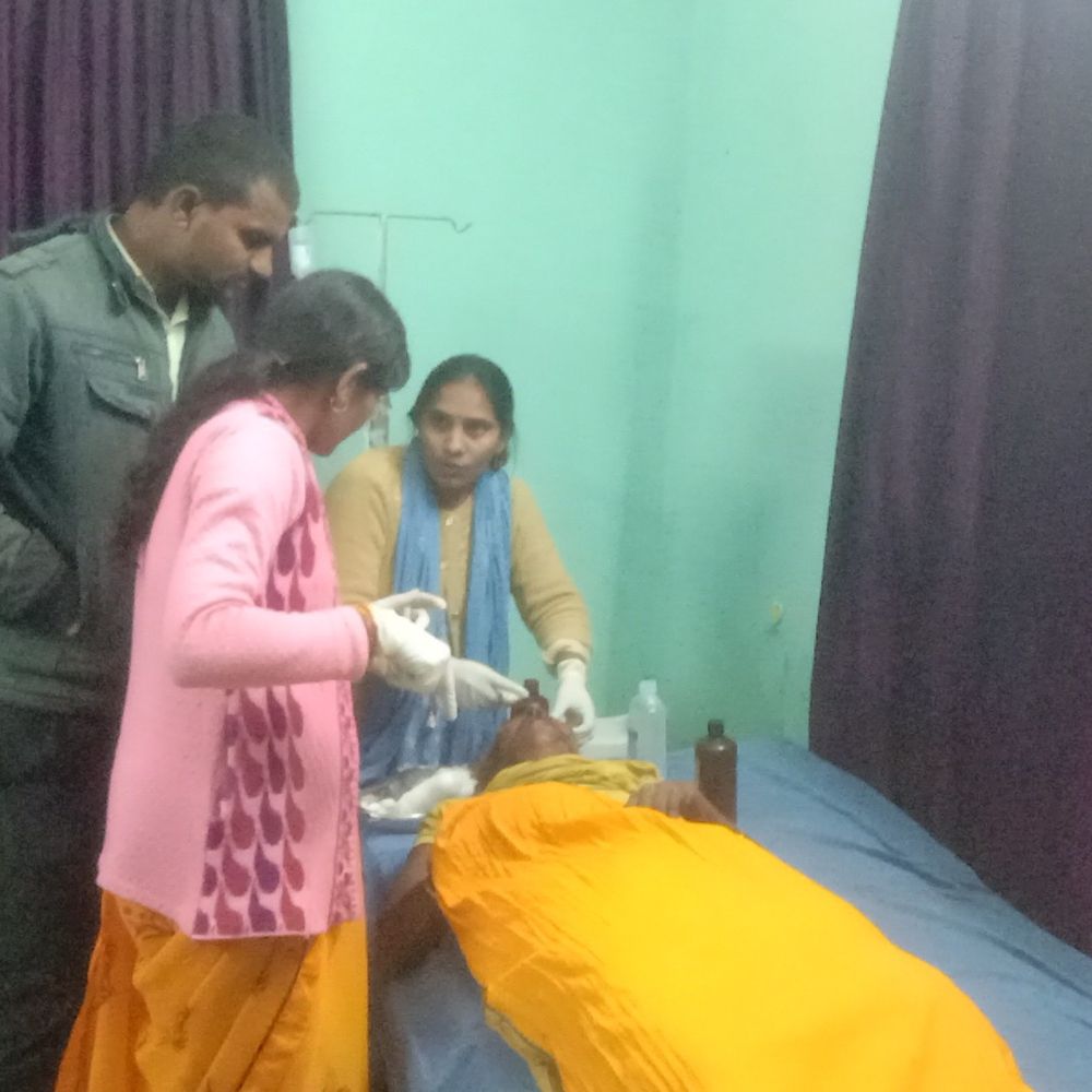 परबत्ता में बाइक की टक्कर से वृद्धा गंभीर घायल:सिर और चेहरे पर गंभीर चोटें आईं, सदर अस्पताल रेफर