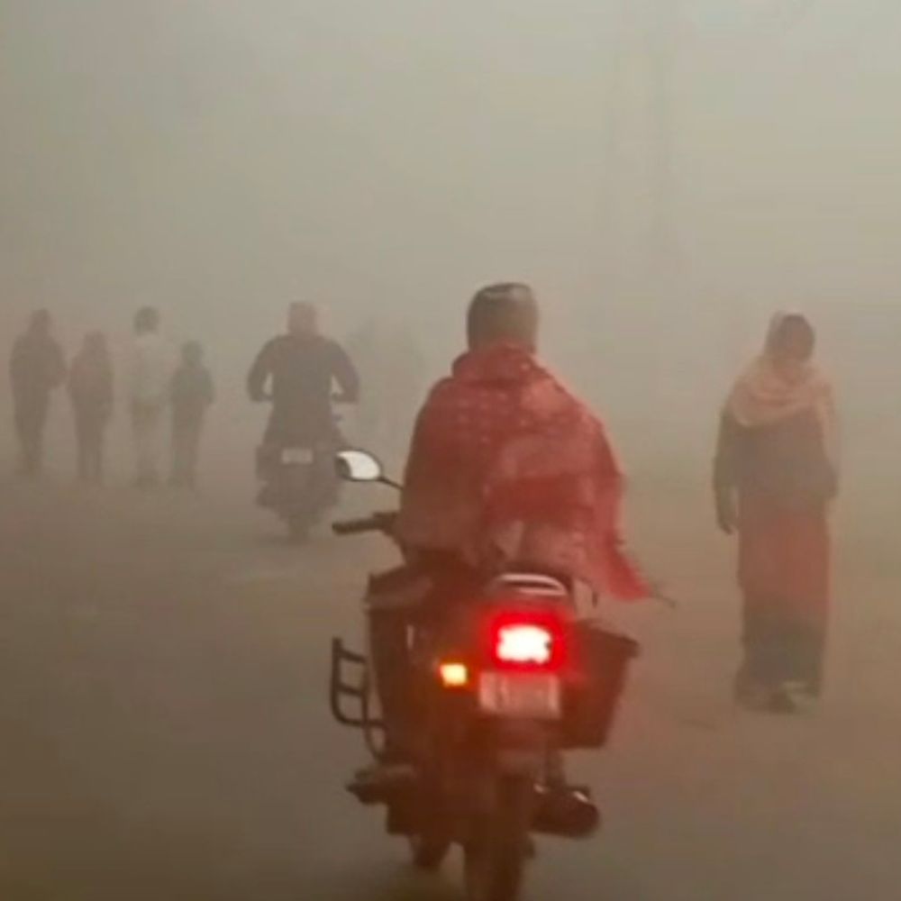 ठंड के कारण बलिया में स्कूल का समय बदला:कक्षा 1 से 8 तक के विद्यालय सुबह 10 से 3 बजे तक खुलेंगे