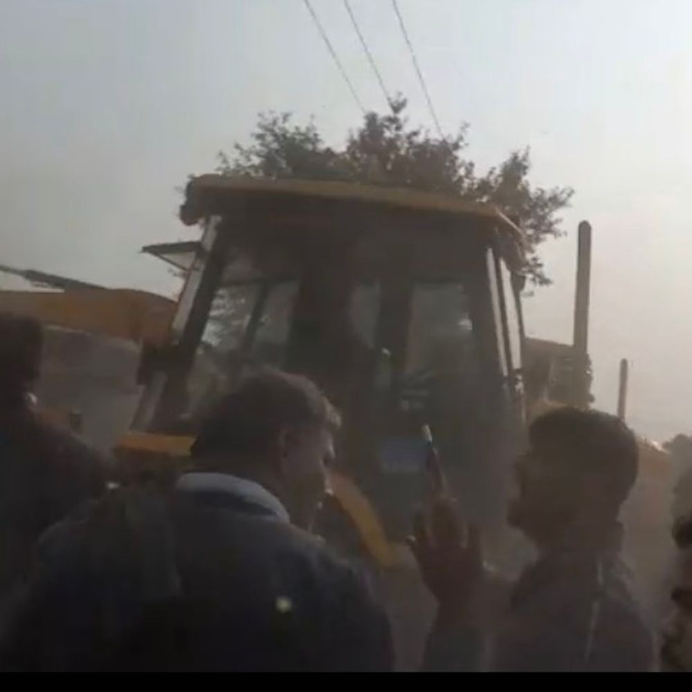 लीगल राइट नहीं था, फिर भी घर पर चला बुलडोजर:पीड़ित बोला- मकान नहीं हमारा भरोसा टूटा है, अखिलेश यादव ने किया था जिक्र