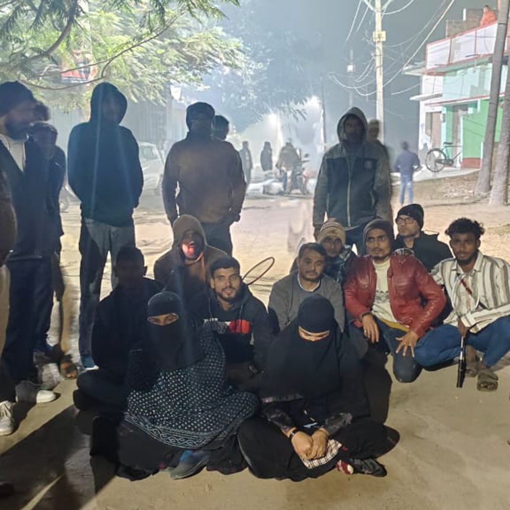 अरवल में रेड लाइट एरिया में छापमेंरी में 2 गिरफ्तार:कार्रवाई का ग्रामीणों ने किया विरोध, एक विदेश से घर आया था