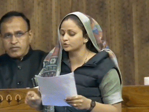 भाजपा सांसद बोले-नौकरी न लगे तो 'जय श्री राम' कहो:शिवराज ने नेहरू-इंदिरा, राजीव नाम वाली 415 योजानाएं गिनाईं; लोकसभा के VIDEOS मोमेंट्स