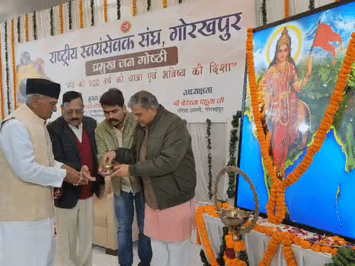 गोरखपुर प्रवास से स्वयंसेवकों में जोश भर गए होसबाले:गोरक्षप्रांत के दो हिन्दू सम्मेलनों में शामिल हुए; बैठक कर भरी ऊर्जा