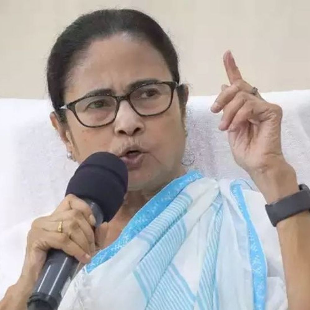 बंगाल की जॉब-गारंटी योजना महात्मा गांधी के नाम पर होगी:ममता बोलीं- मनरेगा से बापू का नाम हटाना शर्मनाक; केंद्र ने इसका नाम 'VB–जी राम जी' किया