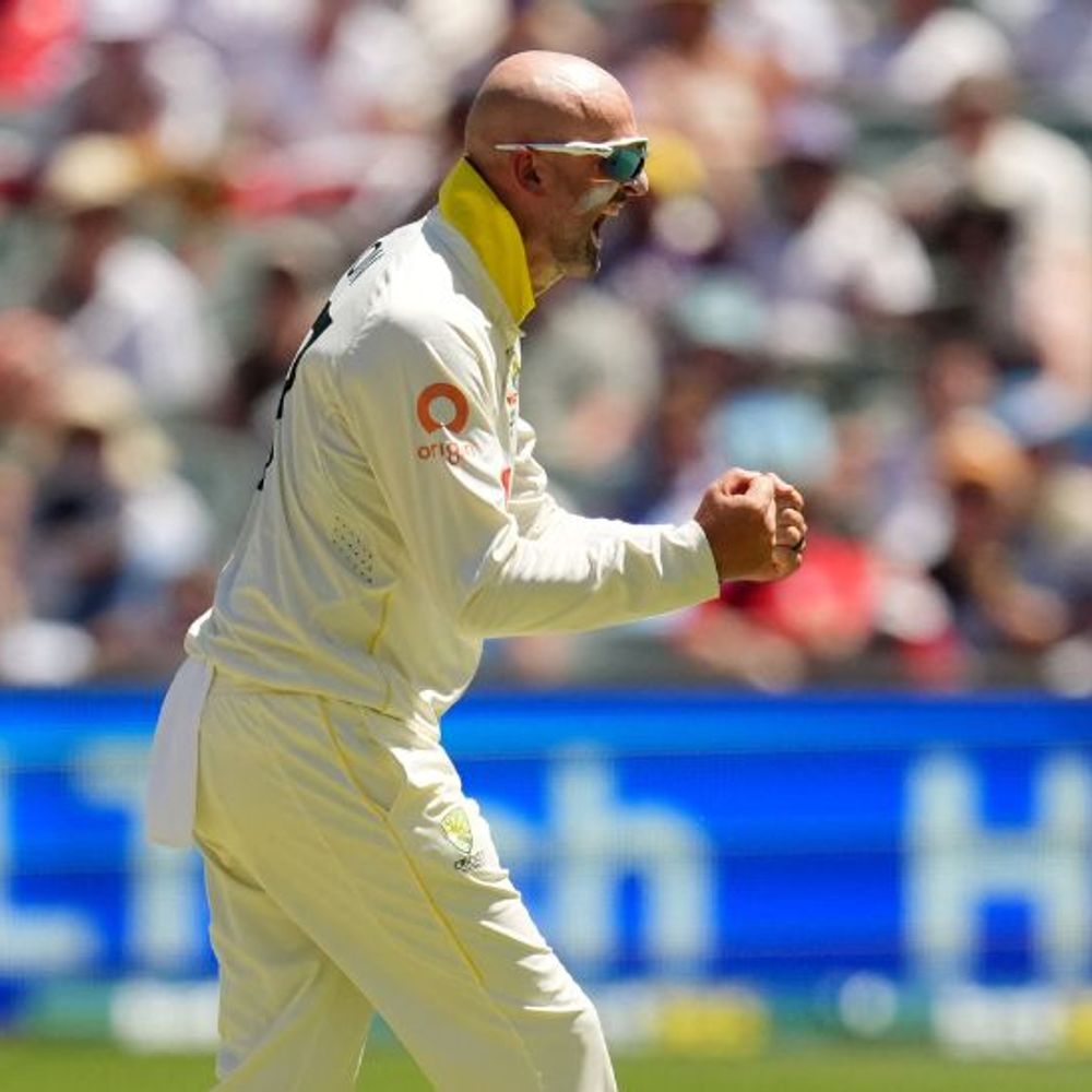 लायन ने मैक्ग्रा को पीछे छोड़ा:कमेंट्री बॉक्स में कुर्सी पटकते दिखे पूर्व ऑस्ट्रेलियाई बॉलर; एडिलेड टेस्ट के दूसरे दिन ऑस्ट्रेलिया 158 रन से आगे