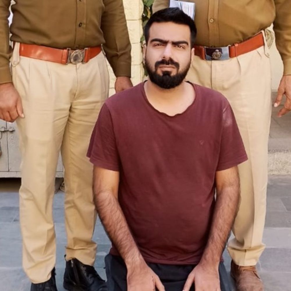 लोन कंपनी का कर्मचारी बनकर ब्लैकमेलिंग करने वाला गिरफ्तार:  आरोपी ने 12.50 लाख रुपये ऐंठे, एक आईफोन भी लिया – Jodhpur News