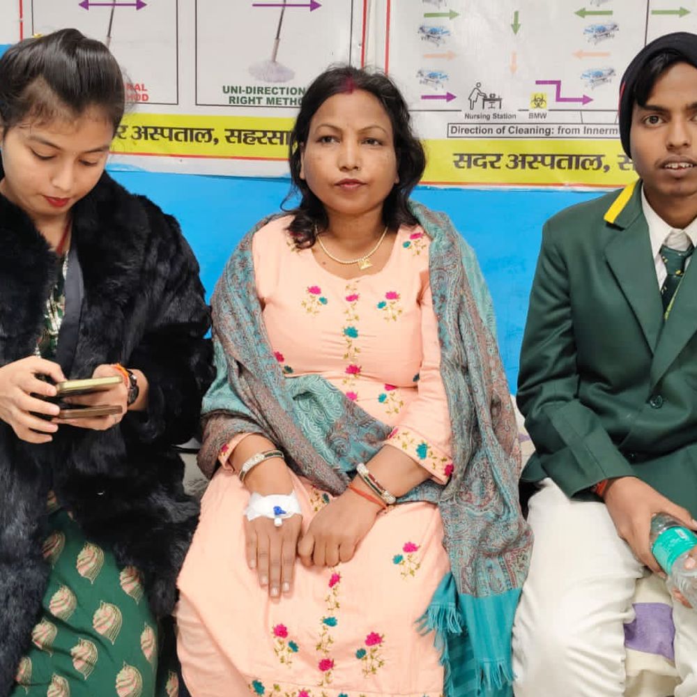 बेटी के वेतन से बेटे की फीस काटने का विवाद:सहरसा डीपीएस स्कूल में फीस विवाद पर महिला से मारपीट, नोकझोंक वीडियो वायरल