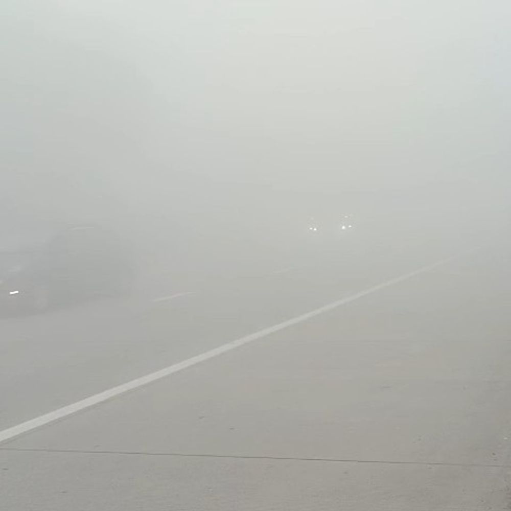 मथुरा में आज घना कोहरा:वाहनों को आवागमन में हुई परेशानी, देर से घर पहुंचे लोग