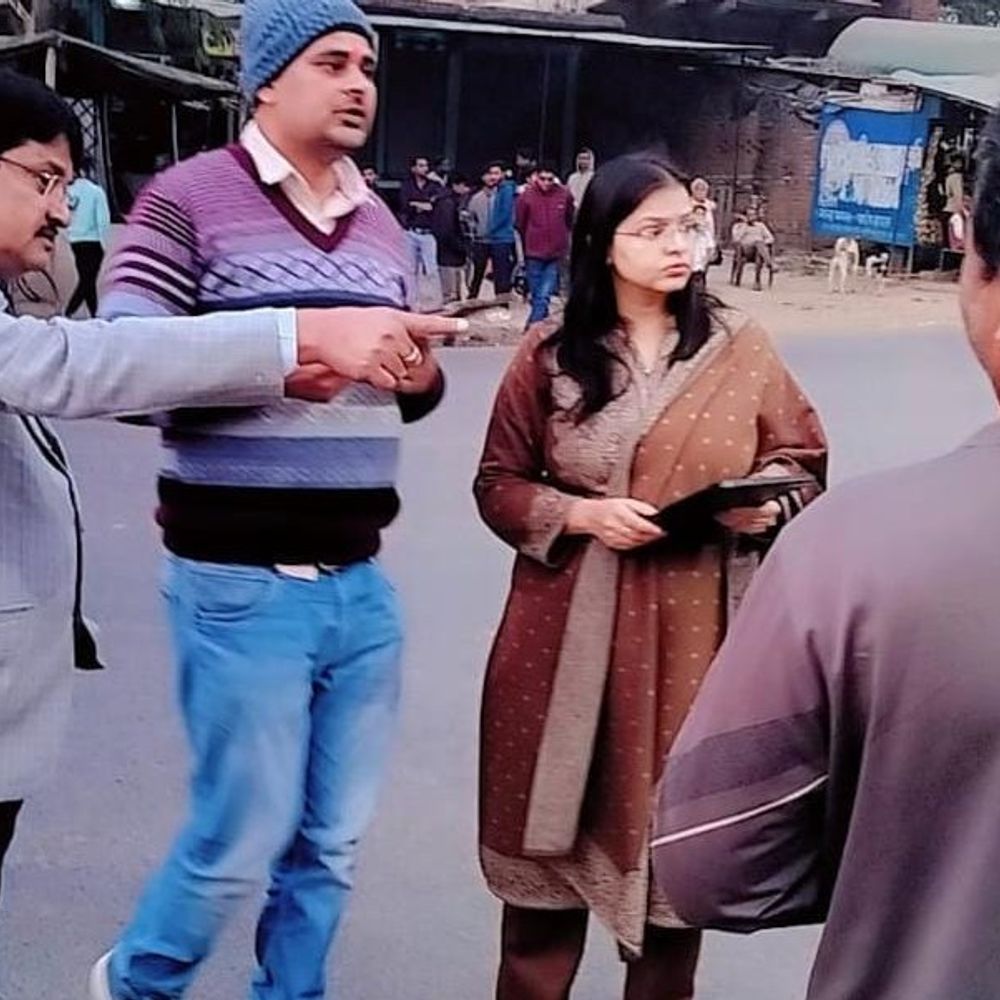 शीतकालीन भ्रमण पर आयोग सदस्य ने दिए निर्देश:चित्रकूट में कोहरे में दुर्घटनाएं रोकने के लिए वाहनों की सघन चेकिंग कराई