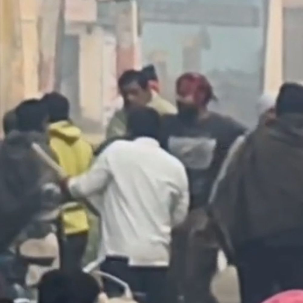 स्कूल जा रहे छात्रों से मारपीट, VIDEO:मुजफ्फरनगर में रास्ते में दबंगों ने रोककर की गाली-गलौज, एसएसपी से शिकायत