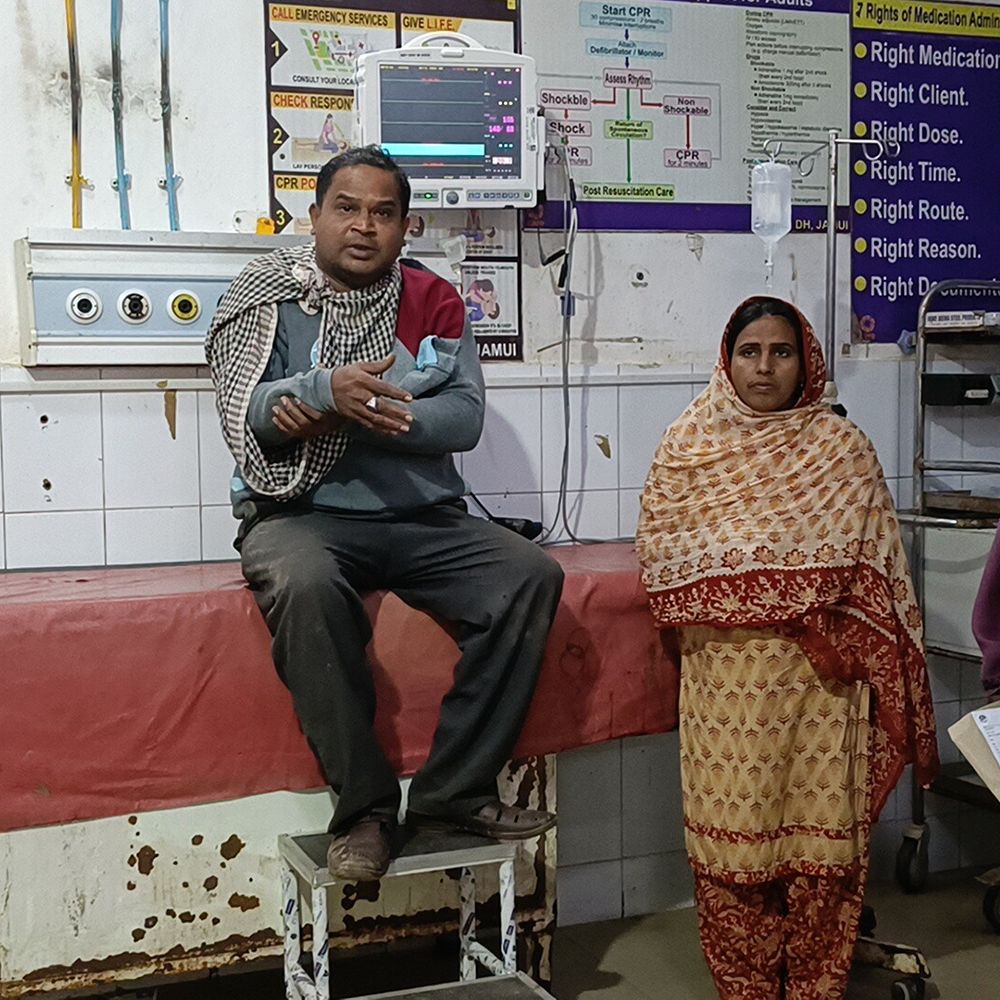 जमीन विवाद में भाई ने पति-पत्नी को पीटा:जमुई में बटिया थाना क्षेत्र की घटना, लाठी-डंडों से हमला कर किया घायल