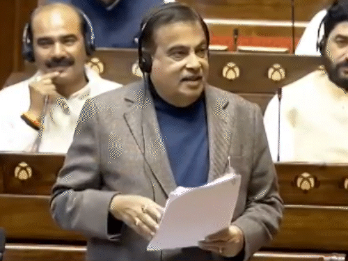 3 साल में बस में आग लगने की 45 घटनाएं:इनमें 64 लोगों की मौत; सड़क परिवहन और राजमार्ग मंत्री ने राज्यसभा में जानकारी दी