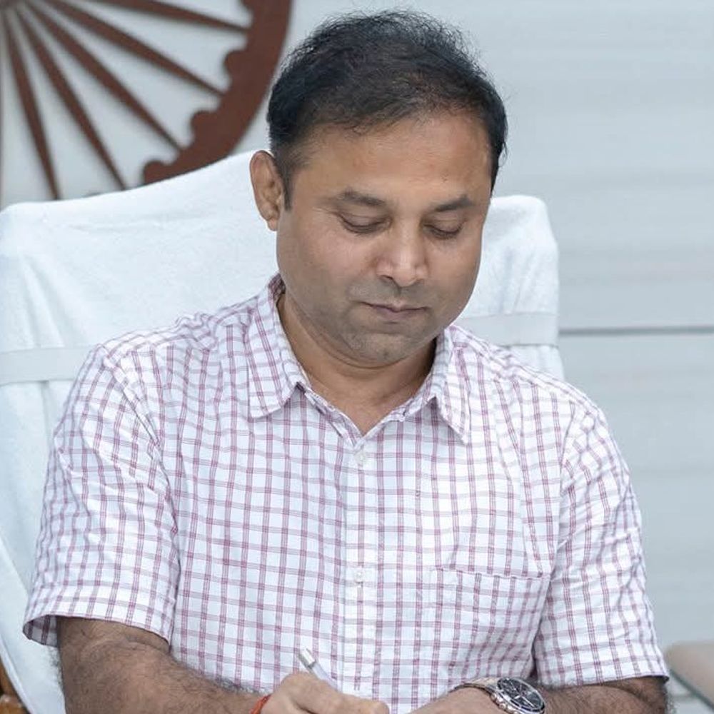 भागलपुर में डीएम के आदेश से स्कूलों का समय बदला:ठंड के कारण 20 से 25 दिसंबर तक, सुबह 09:00 बजे से शाम 04:00 बजे तक ही चलेंगी कक्षाएं