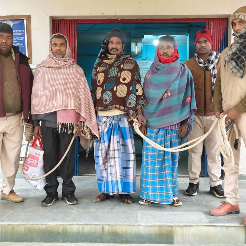 चौथम पुलिस ने तीन आरोपियों को गिरफ्तार किया:सभी को कोर्ट में पेशी के बाद जेल भेजा गया, लंबे समय चल रहे थे फरार