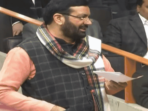 हरियाणा विधानसभा में कांग्रेस विधायकों-मार्शलों में हाथापाई:वंदे मातरम् की चर्चा पर हंगामा