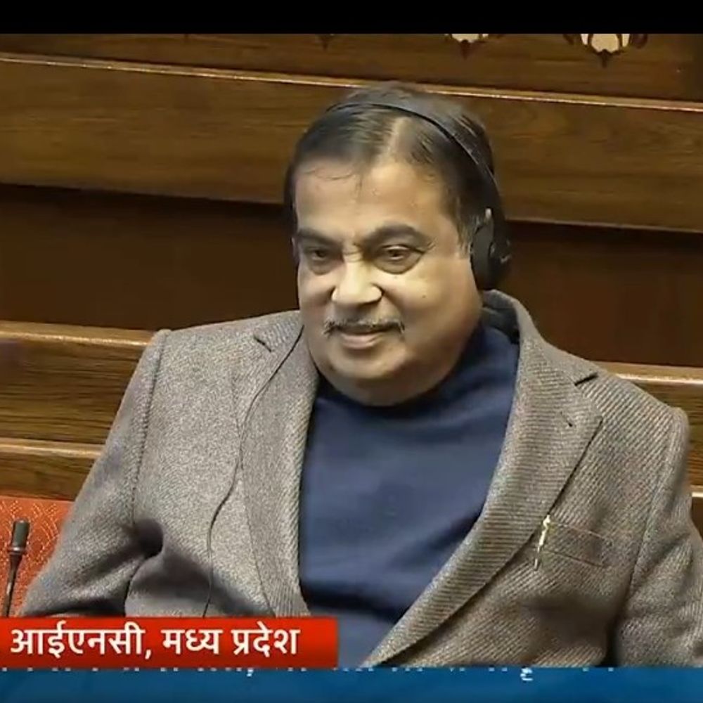 एमपी में अधूरे हाईवे पर टोल वसूली...संसद में उठा मुद्दा:सांसद दिग्विजय सिंह बोले- केंद्रीय मंत्री गडकरी अधिकारियों को फटकार चुके, फिर भी वसूली जारी