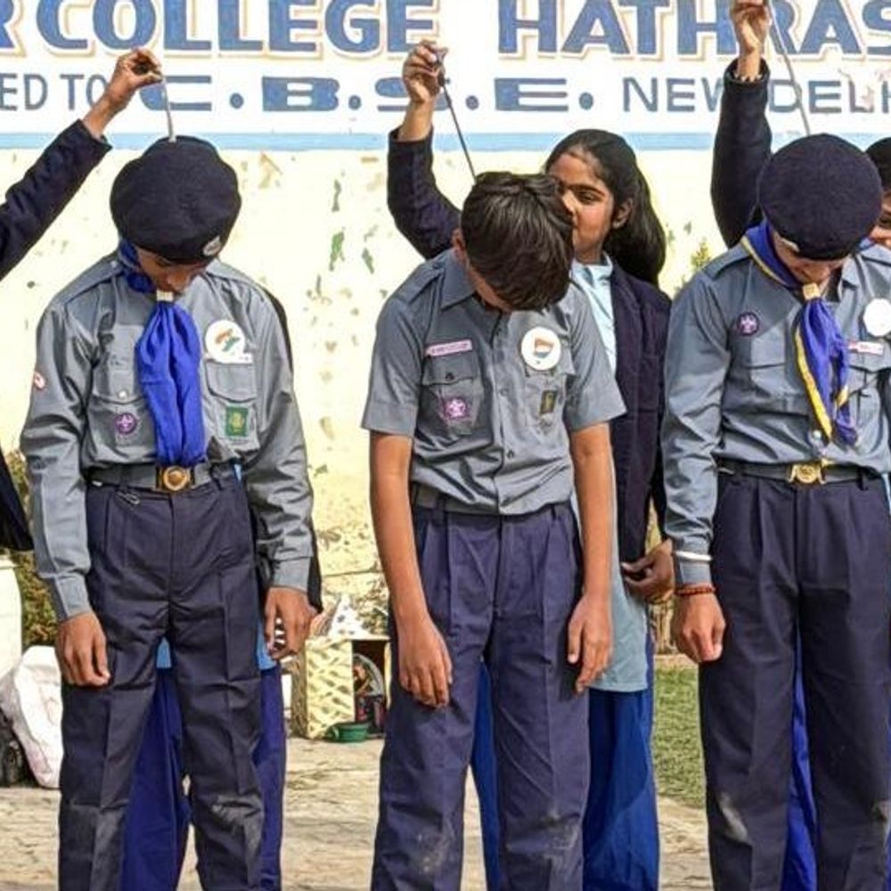 हाथरस में स्काउट/गाइड शिविर आयोजित:गोपनीय संदेश भेजने, गांठ-बंधन का प्रशिक्षण दिया