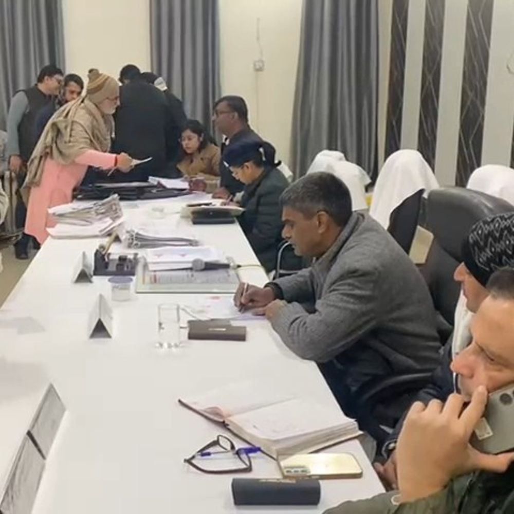 बागपत संपूर्ण समाधान दिवस में 38 शिकायतें मिलीं:8 का मौके पर निस्तारण, शेष विभागों को भेजी गईं