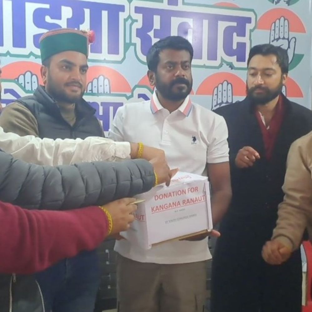 मंडी में सांसद कंगना रनोट के लिए मांगा चंदा:युवा कांग्रेस ने किया प्रदर्शन, केंद्र का पुतला फूंका, बोले- हिमाचल के साथ हो रहा भेदभाव