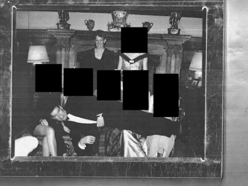 ब्रिटिश प्रिंस एंड्रयू 5 लड़कियों की गोद में लेटे दिखे:एपस्टीन की गोद मे नजर आईं नाबालिग लड़कियां; सेक्स स्कैंडल की 25 PHOTOS