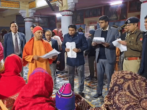 विदेश भेजने का झांसा देने वालों पर करें सख्त कार्रवाई:जनता दर्शन में सीएम ने दिया निर्देश; 250 लोगों की समस्या सुनी