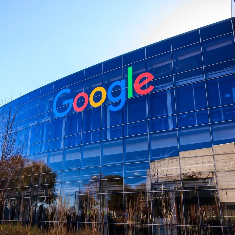 गूगल ने कर्मचारियों को विदेश-यात्रा से बचने की सलाह दी:अमेरिका वापसी में हो सकती है 1 साल की देरी, H-1B वीजा होल्डर्स सबसे ज्यादा प्रभावित