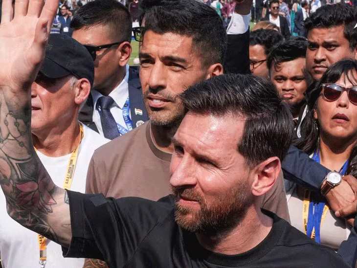 कोलकाता इवेंट के आयोजक बोले-मेसी छूने-गले लगाने से परेशान हुए:भीड़ नियंत्रित करने की अपील बेअसर रही; प्लेयर के जल्दी निकलने से तोड़फोड़ हुई थी