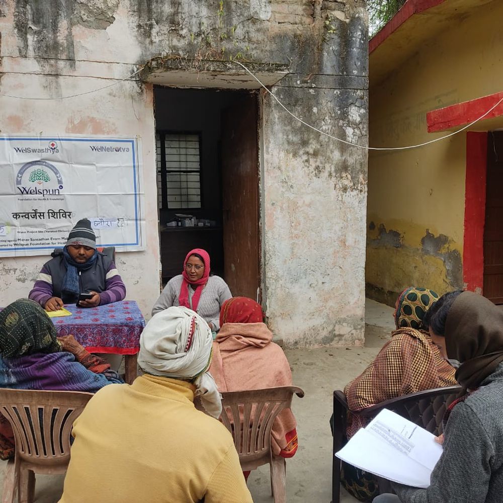 भदोही के सुरियावा ब्लॉक में आयुष्मान कार्ड कैंप:40 लोगों के निःशुल्क कार्ड बनाए गए