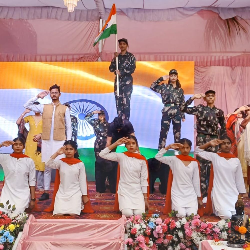 गौतम बुद्ध कॉलेज वार्षिकोत्सव में राष्ट्रभक्ति का रंग:छात्रों ने 'ऑपरेशन सिंदूर' से भारतीय जवानों का शौर्य दिखाया