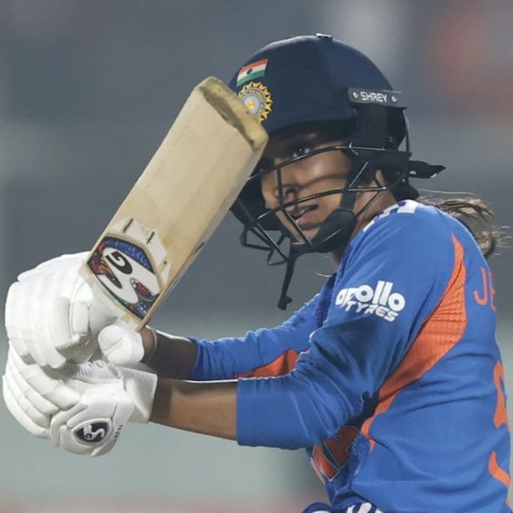 इंडिया विमेंस ने श्रीलंका को 8 विकेट से हराया:पहले टी-20 में जेमिमा रोड्रिग्ज की फिफ्टी, स्मृति मंधाना ने 25 रन बनाए