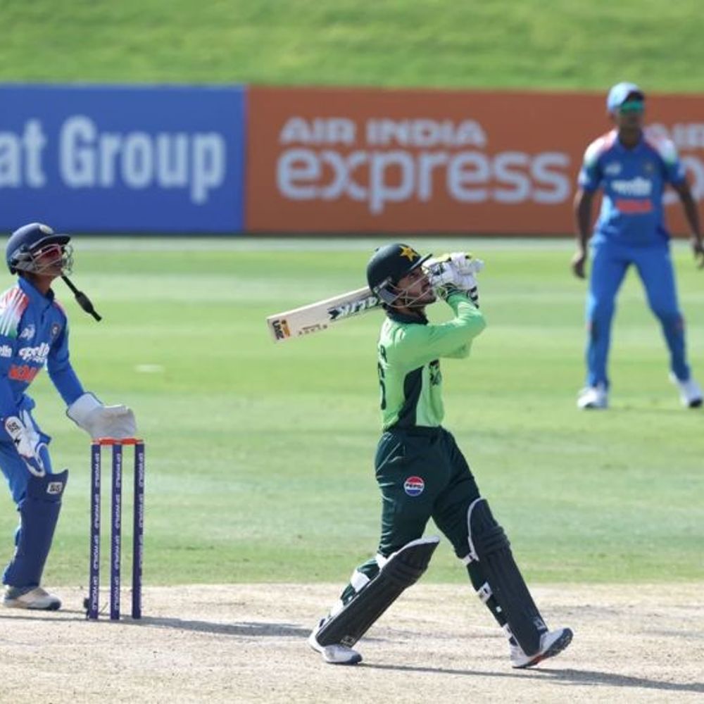 अंडर-19 एशिया कप फाइनल, IND vs PAK:पाकिस्तान का पांचवां विकेट गिरा, समीर के बाद हुजैफा भी आउट, स्कोर 300 पार