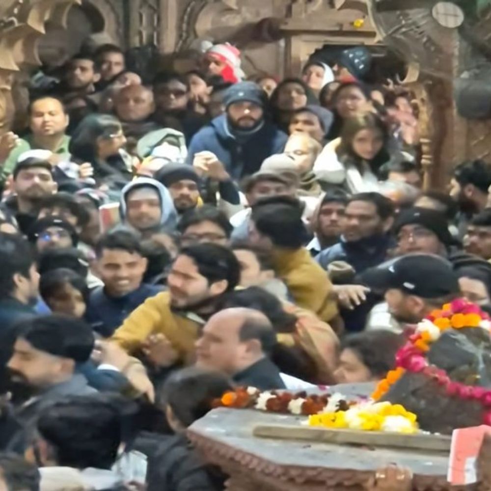 राधावल्लभ मंदिर में चले लात घूंसे:आपस में भिड़े श्रद्धालु,मारपीट का वीडियो हुआ वायरल