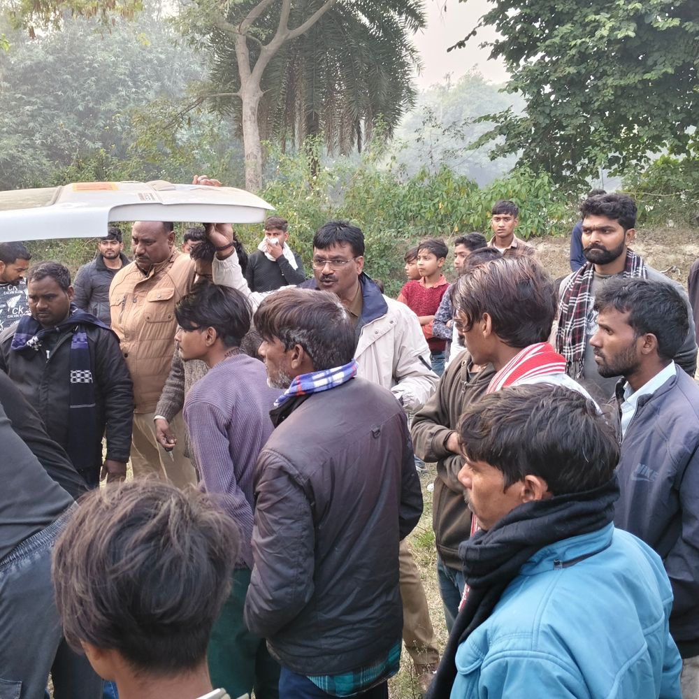 बाराबंकी में पेड़ से लटका मिला नाबालिग का शव:मसौली थाना क्षेत्र के डडियामऊ गांव में संदिग्ध हालात