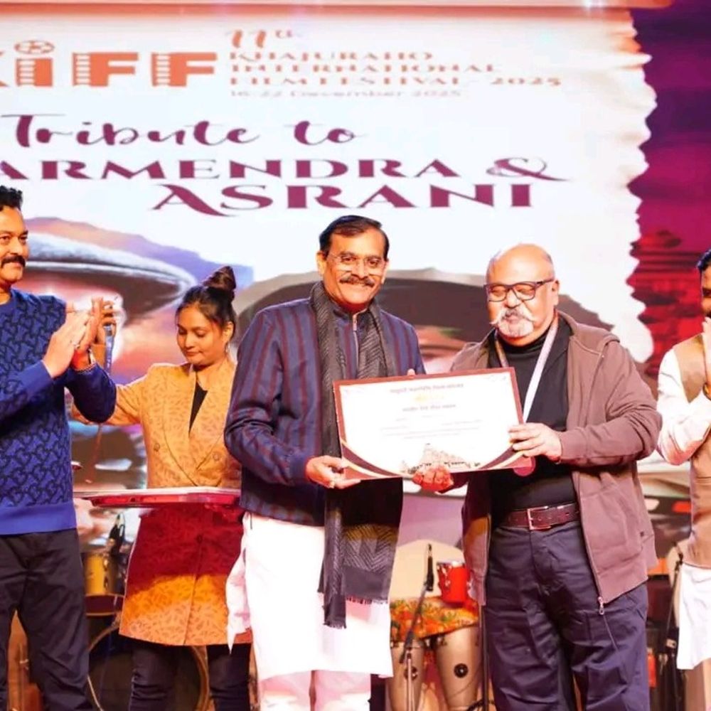 खजुराहो फिल्म फेस्टिवल में पहुंचे एक्टर सौरभ शुक्ला:बोले- मैं मुद्दों पर नहीं, कहानी पर फिल्म बनाता; बांग्लादेश हिंसा पर फिल्म बनाने से किया इनकार