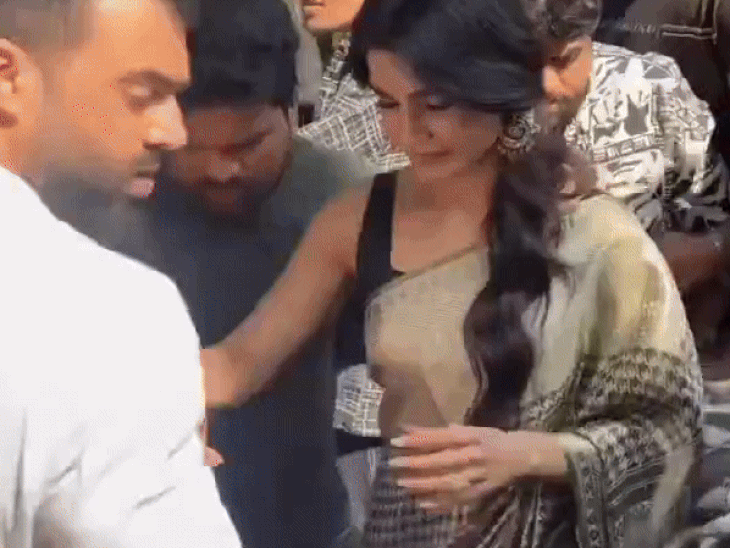 सामंथा रुथप्रभू के साथ भीड़ में हुई बदसलूकी:धक्का-मुक्की के बीच भीड़ में फंसी, कभी लड़खड़ाईं, कभी साड़ी खींची गई; एक्ट्रेस निधि अग्रवाल भी हुई थीं शिकार