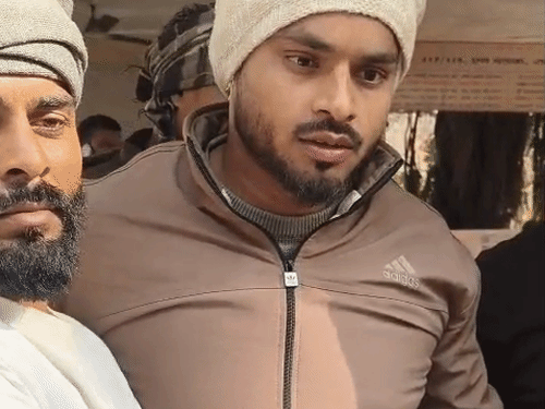 ठंड लगने से प्रतापगढ़ के टैंकर चालक की मौत:खाना खाने के बाद बिगड़ी हालत, कोहरे के कारण डेढ़ घंटे बाद पहुंची एंबुलेंस