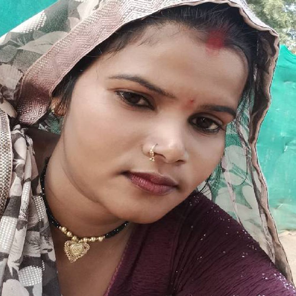 पहली शादी टूटी, महिला ने दूसरी कर जान दी:पिता बोले- सास से होती थी तकरार, 8 दिन पहले फंदे पर झूली, झांसी में दम तोड़ा