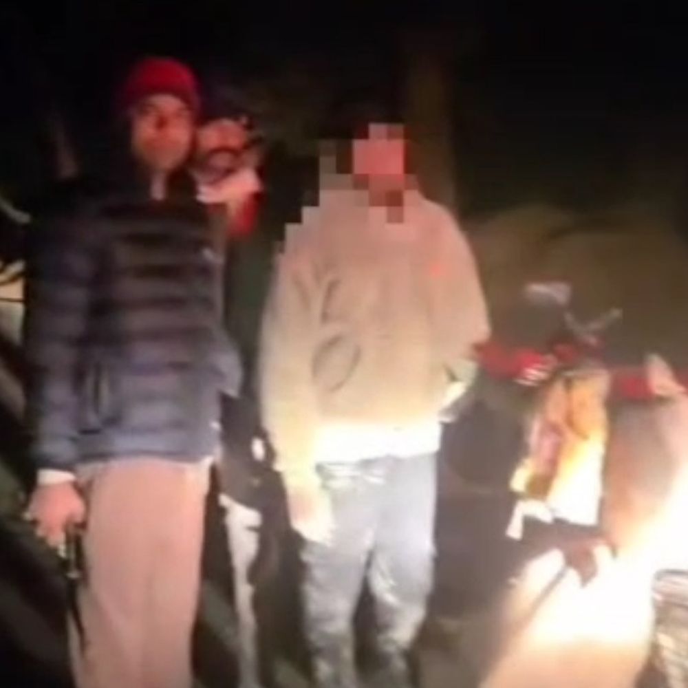 सीतामढ़ी में 135 लीटर नेपाली शराब जब्त:  तस्करी करते एक व्यक्ति मोटरसाइकिल सहित गिरफ्तार – Sitamarhi News