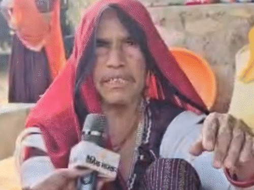 ‘भाई दूसरे राज्य में, कैसे करूंगी वीडियो कॉल’:राजस्थान में पंचों का मनमाना फैसला, महिलाएं स्मार्टफोन नहीं चलाएंगी, सरपंच बोले- इस फैसले से महिलाएं पिछड़ेंगी