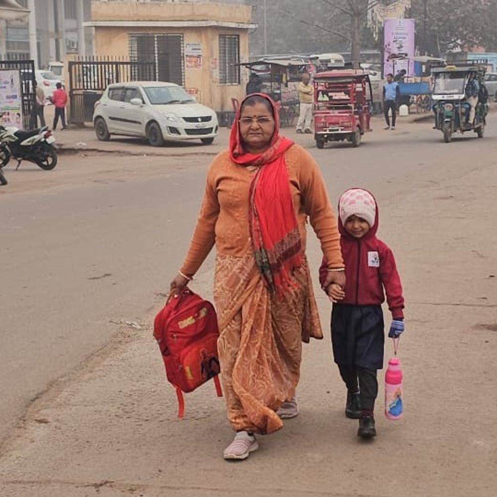 छतरपुर में शीतलहर के चलते स्कूलों का समय बदला:31 जनवरी तक कक्षा 1 से 8 तक की क्लासेस सुबह 9 बजे से लगेंगी