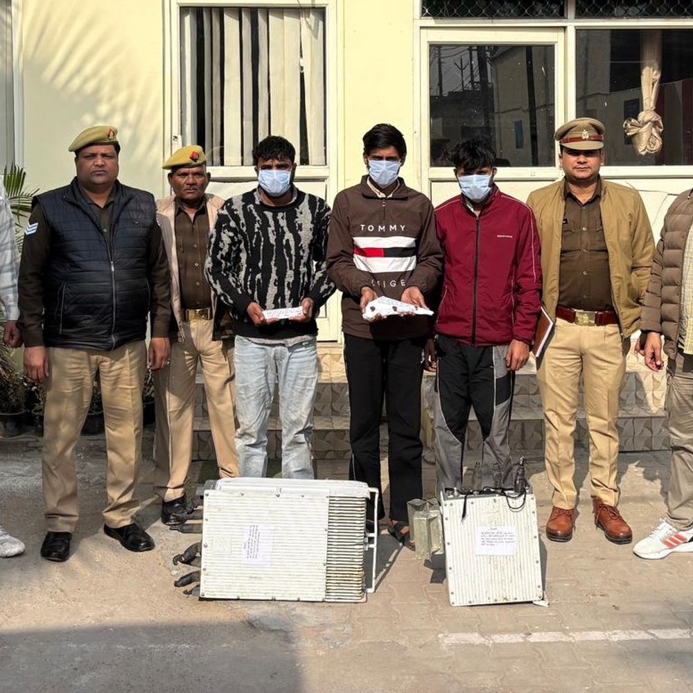 मोबाइल टावरों से RRU चोरी करने वाले 3 गिरफ्तार:गैंग बनाकर देते थे वारदात को अंजाम, हथियार बरामद