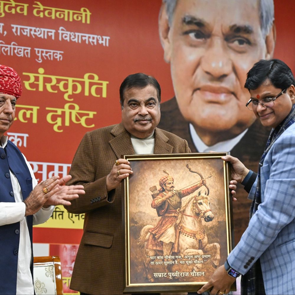 गडकरी बोले- देश में हिंदू-मुस्लिम समस्या के लिए कांग्रेस जिम्मेदार:सेक्युलरिज्म की गलत व्याख्या की; इसका अर्थ धर्मनिरपेक्षता नहीं, सर्व धर्म समभाव है