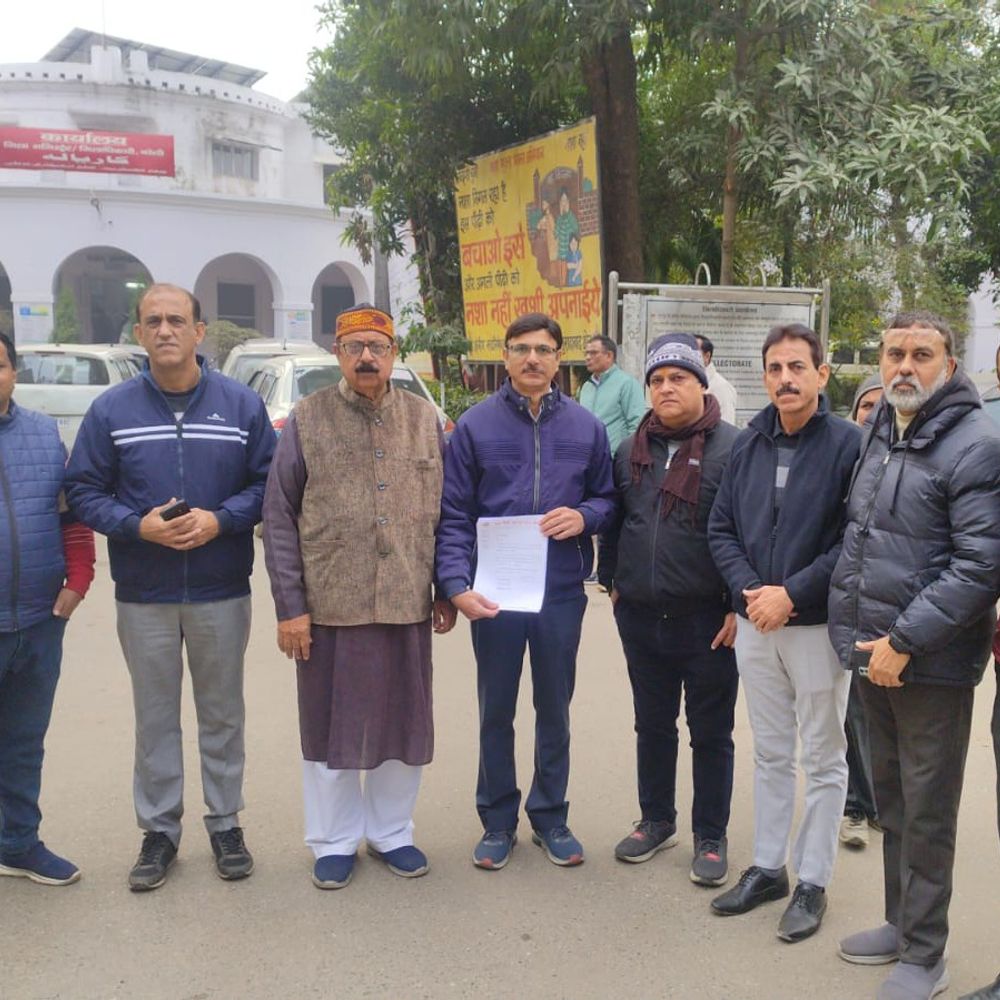 बरेली में सिंधी समाज का प्रदर्शन:बांग्लादेश में हिंदुओं पर अत्याचार के खिलाफ सौंपा ज्ञापन